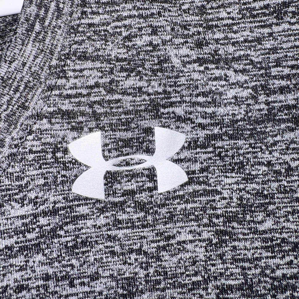 Under Armour Women's V-Neck Tee - Picture 5 of 5